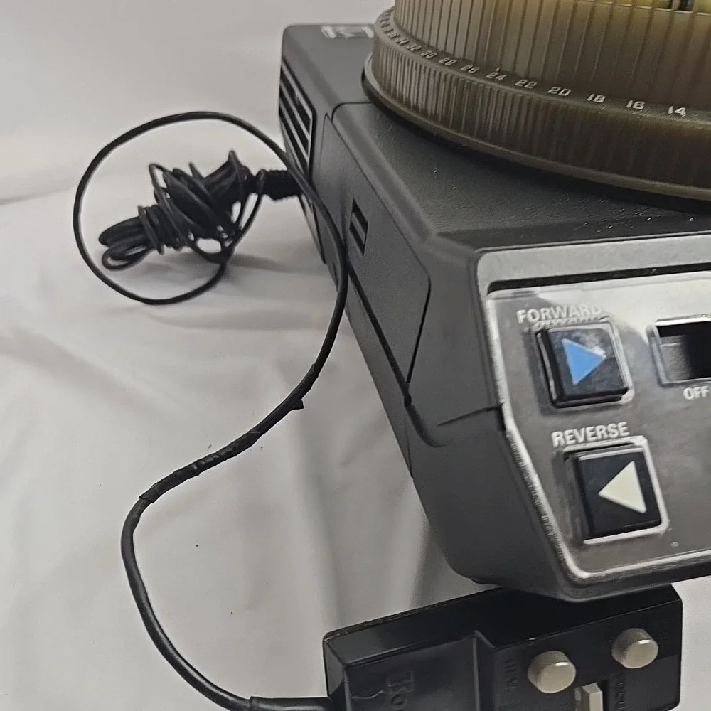 KODAK Carousel 4400 Slide Projector w/ Remote Slide Tray‎ Lens